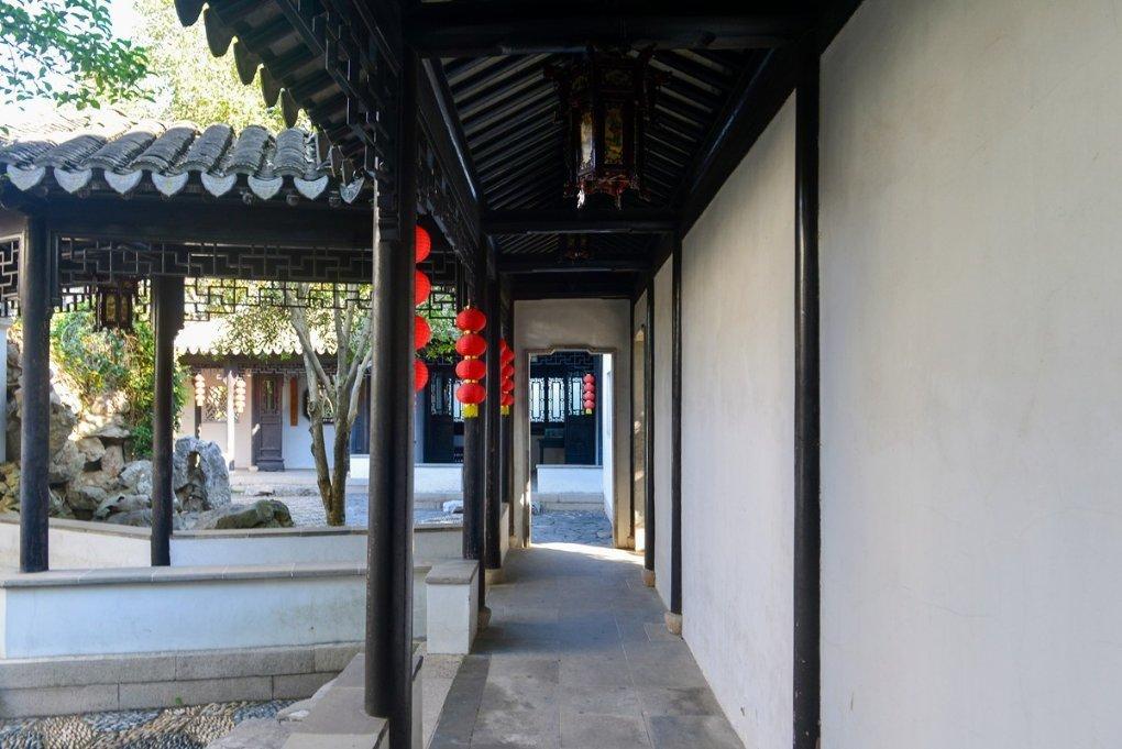 杭州一公交站成历史建筑，你在这里等过车吗？